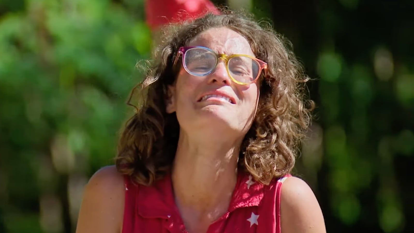Liz Wilcox cries on 'Survivor' about Applebee's.
