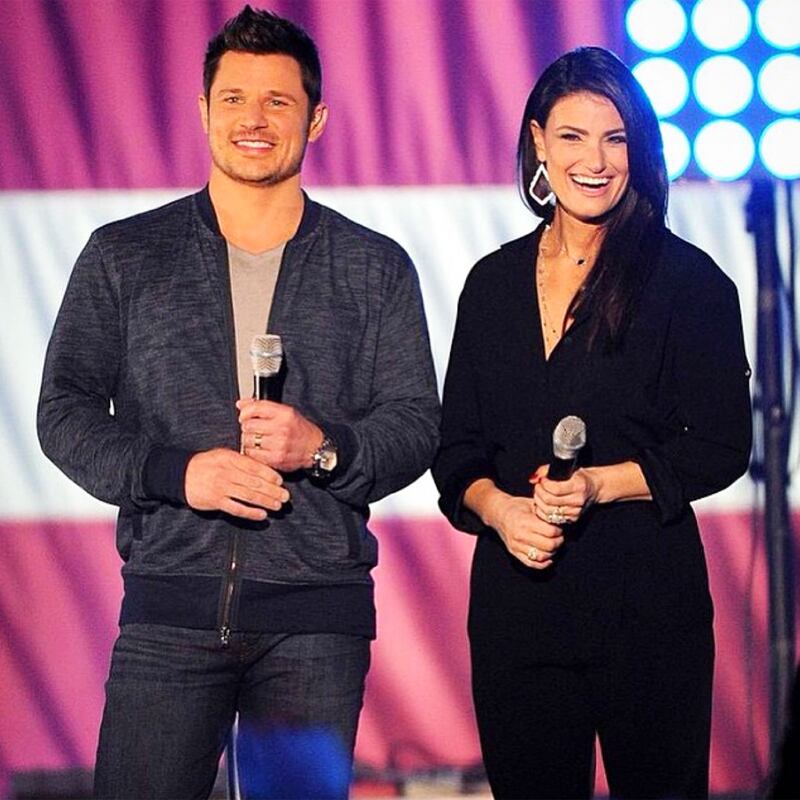 galleries/2015/02/01/celebrity-super-bowl-instagrams-gisele-bundchen-rihanna-and-more/150201-super-bowl-celeb-instagram-nick-lachey_tc1vui