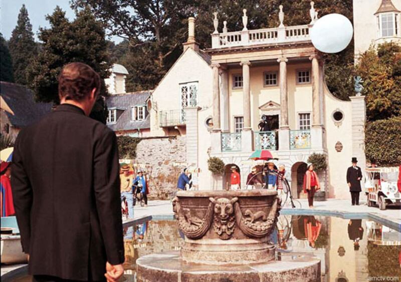 galleries/2009/11/11/gilding-the-em-prisoner-s-em-cage/prisoners-6a_ye6iah