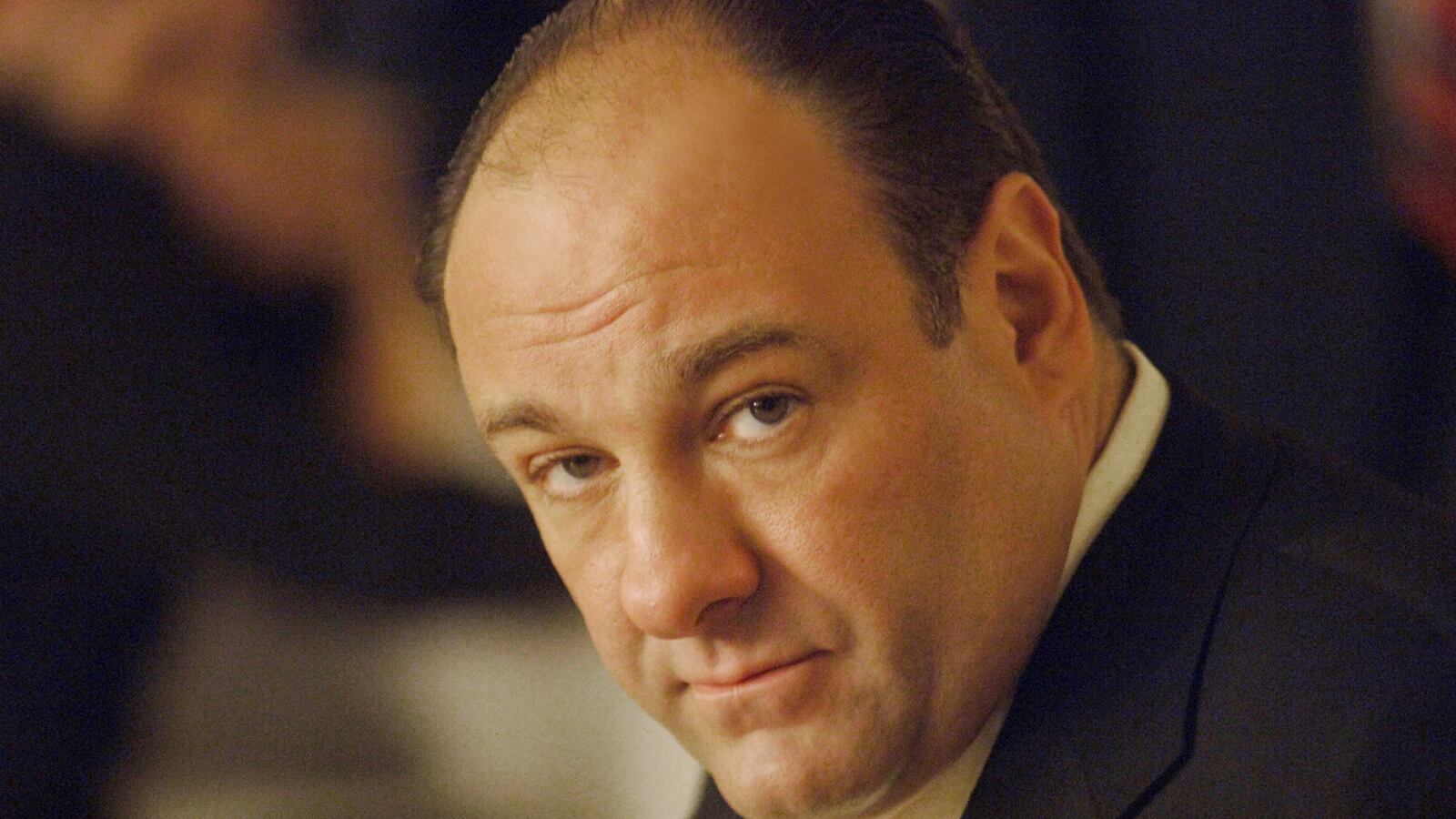articles/2016/05/17/who-stole-a-rolex-off-the-dying-tony-soprano/160517-nadaeu-james-gandolfini-tease_ydhtxf