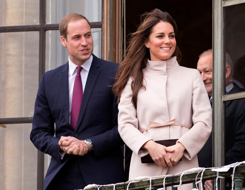 articles/2012/12/05/if-kate-middleton-has-a-girl-then-yes-she-can-inherit-the-throne/royal-midleton-tease_tbpoyw