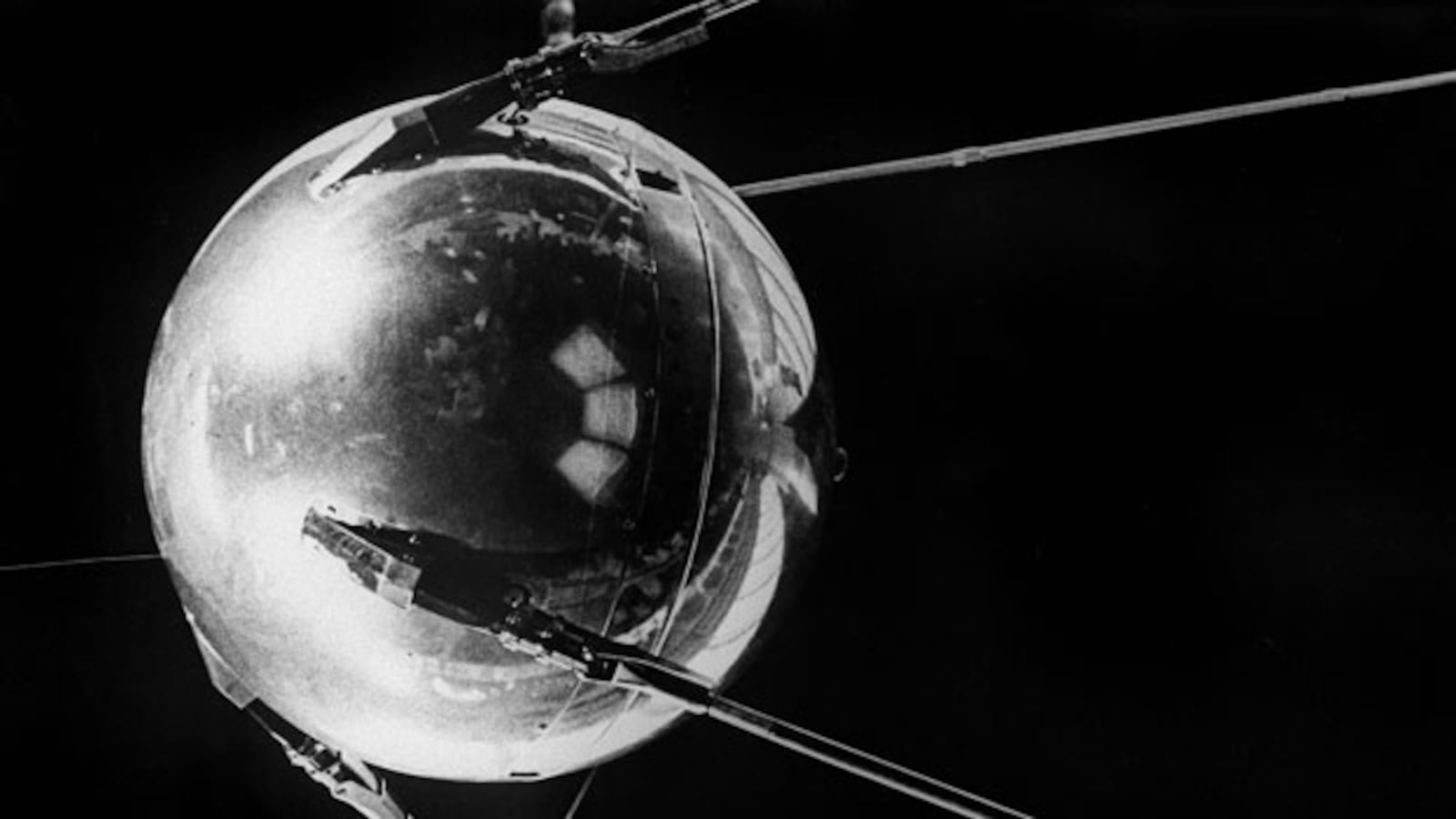 galleries/2009/07/19/space-moments/space-moments-1_sa92bh