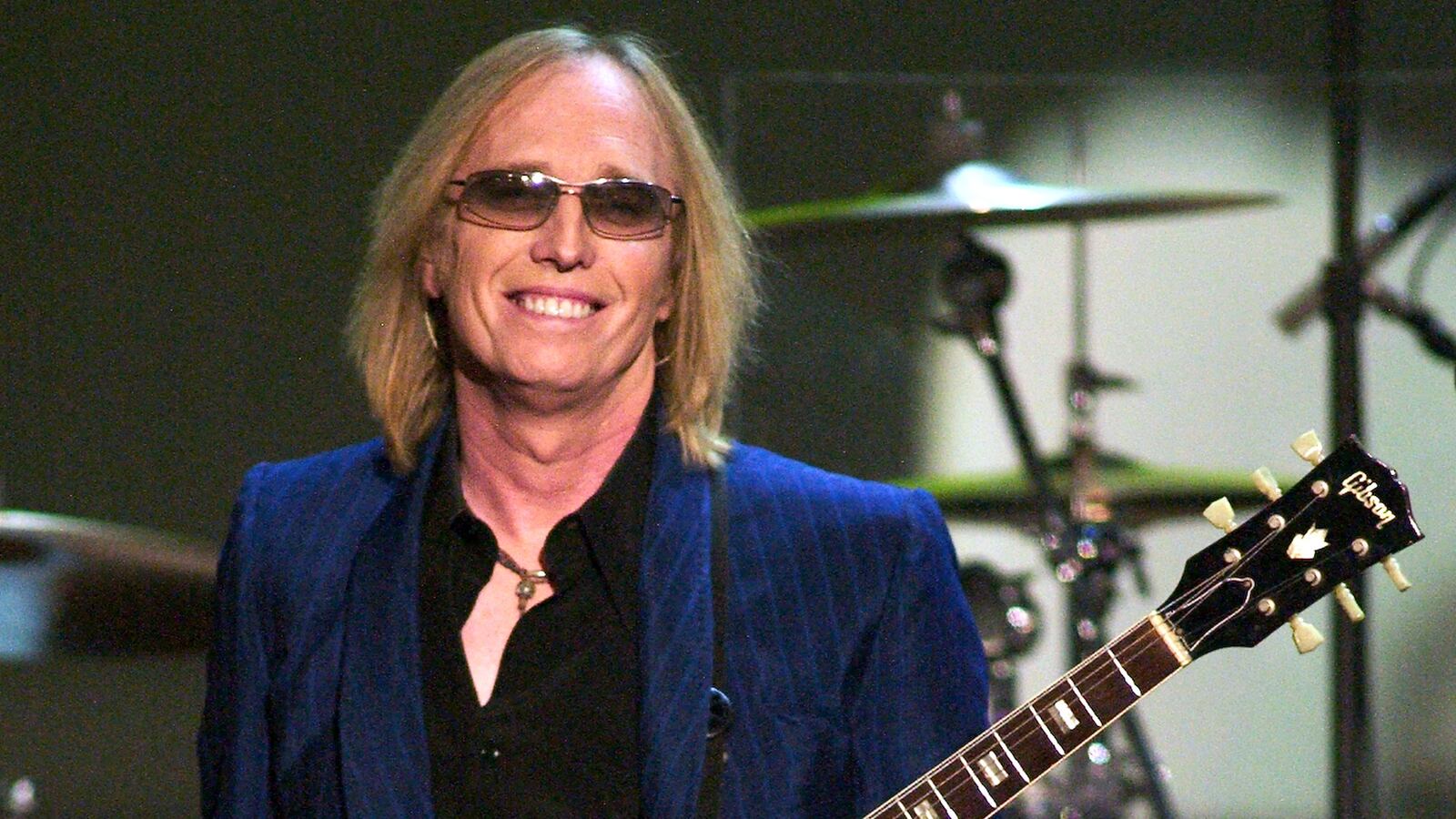 2003-10-28T120000Z_2043966303_RP4DRHZTLMAA_RTRMADP_3_MUSIC-RADIO-AWARDS_jfrnur