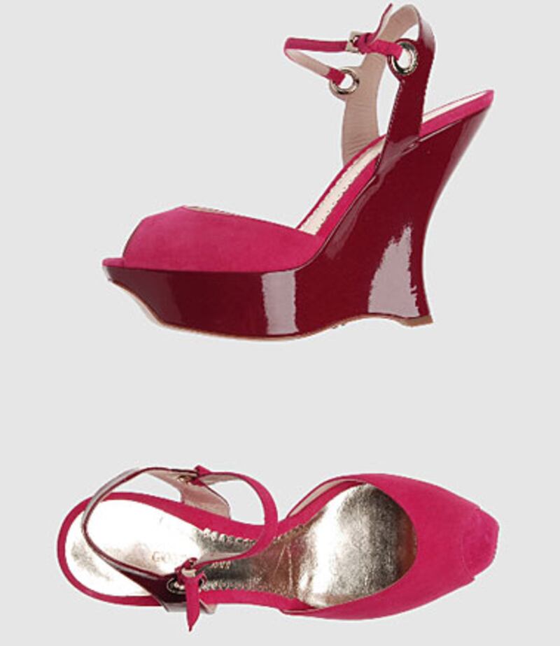 galleries/2009/05/26/the-luxury-e-tail-boom/e-retail---yoox-6_edkbbw