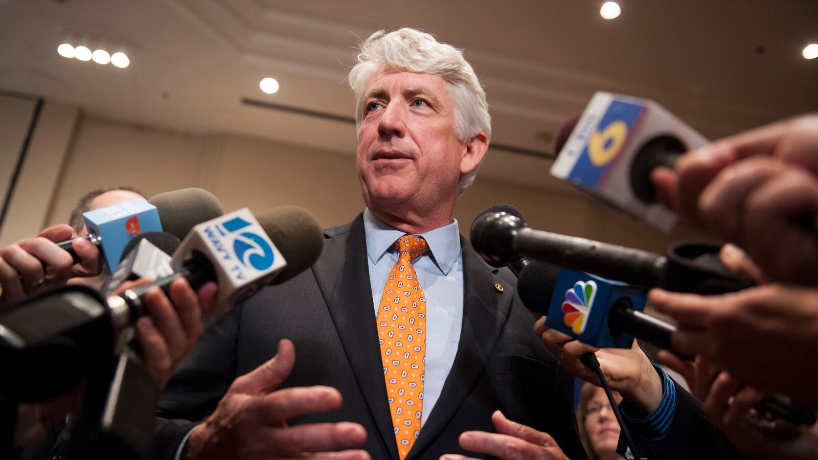 articles/2013/11/12/the-high-stakes-virginia-election-recount/131111-tomasky-virginia-tease_kck2fz