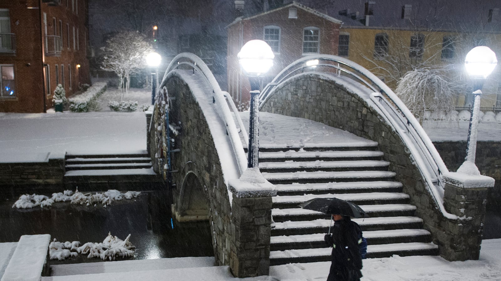 cheats/2014/01/03/snowstorm-slams-northeast/140103-snow-ne-us_jvqlnf