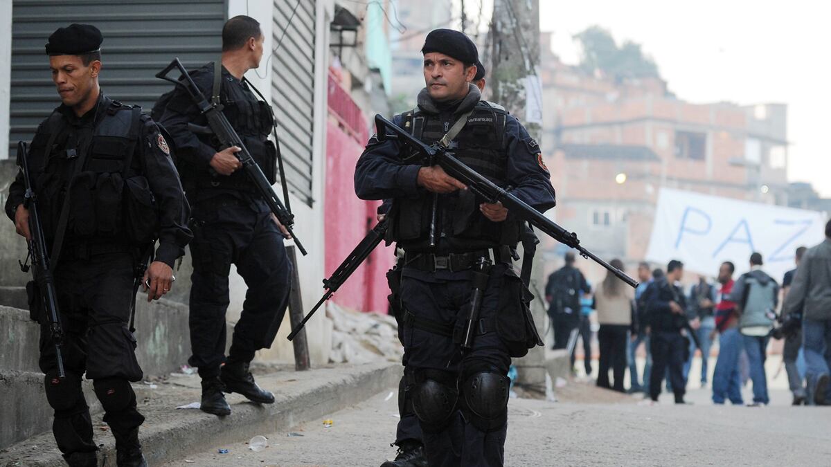 articles/2012/10/20/in-brazil-an-outspoken-colonel-a-journalist-in-hiding-and-mysterious-threats-of-death/phillips-violence-in-brazil-tease_bppk1t