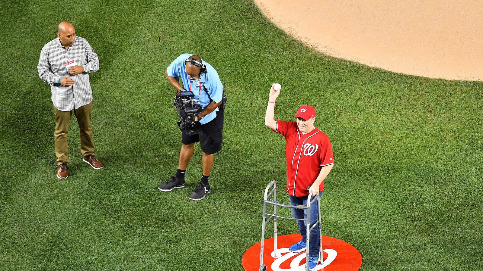171006-scalise-pitch-cheat_iypwmp