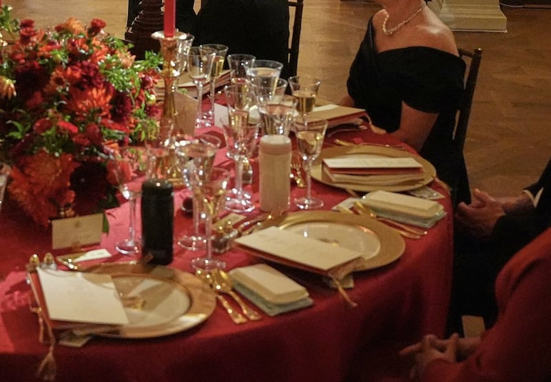 Xi Jinping and his wife brought their own thermos to the state dinner.