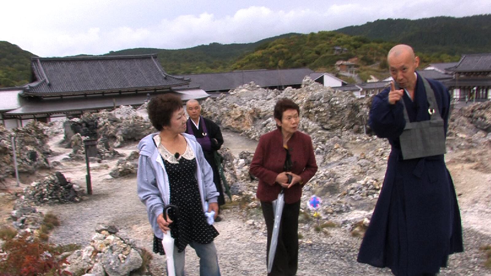 articles/2013/02/23/japanese-horror-director-tackles-the-3-11-tsunami/130222-adelstein-hideo1-tease_ltfg1n