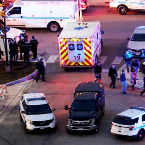 181119-mercy-hospital-tease-4_o6fymq