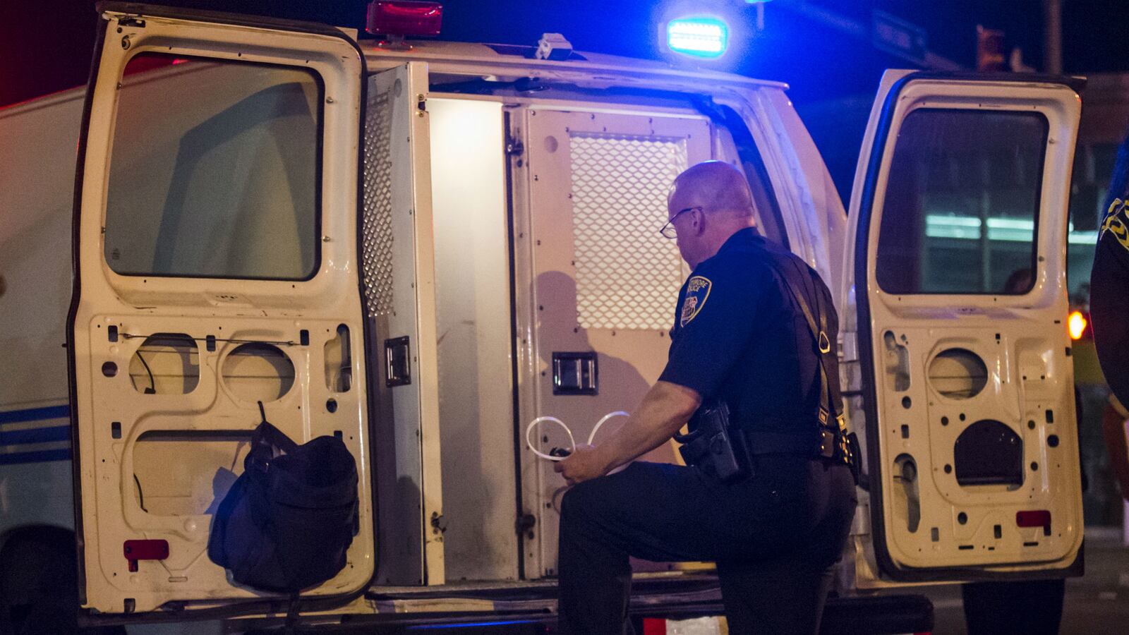 cheats/2015/07/01/baltimore-police-vans-to-get-cameras/150701-baltimore-police-van-cheat_wei11k