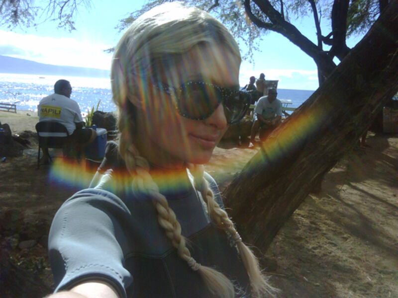 galleries/2010/09/10/best-celebrity-twit-pics/twitpi910---hilton_uh3oji