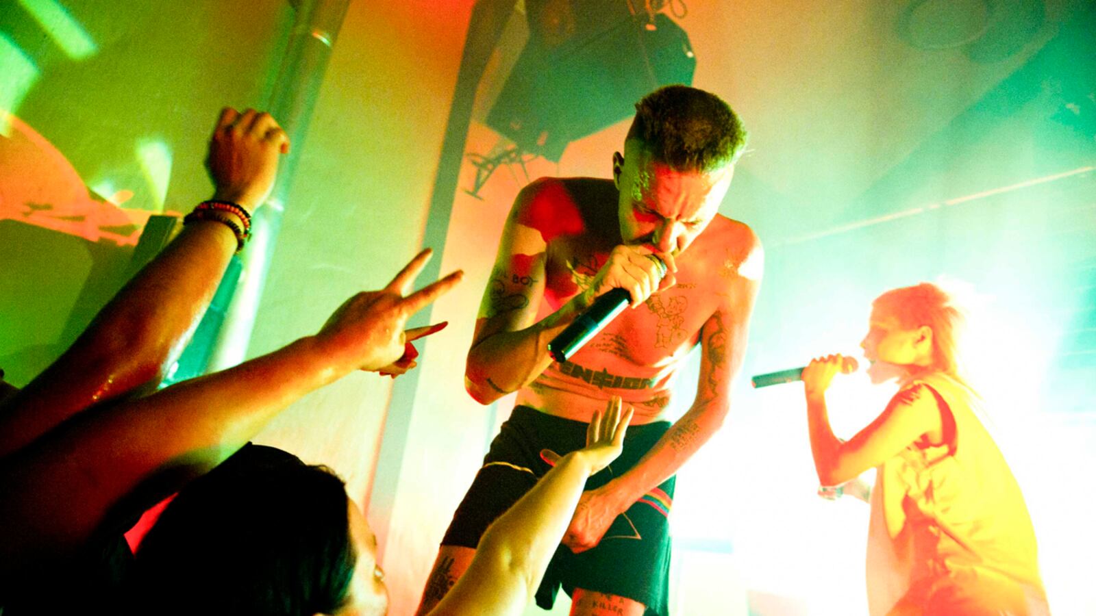 articles/2012/02/10/die-antwoord-raunchy-rap-duo-on-new-album-lisbeth-salander-offer/die-antwoord-stern_xo8gt0