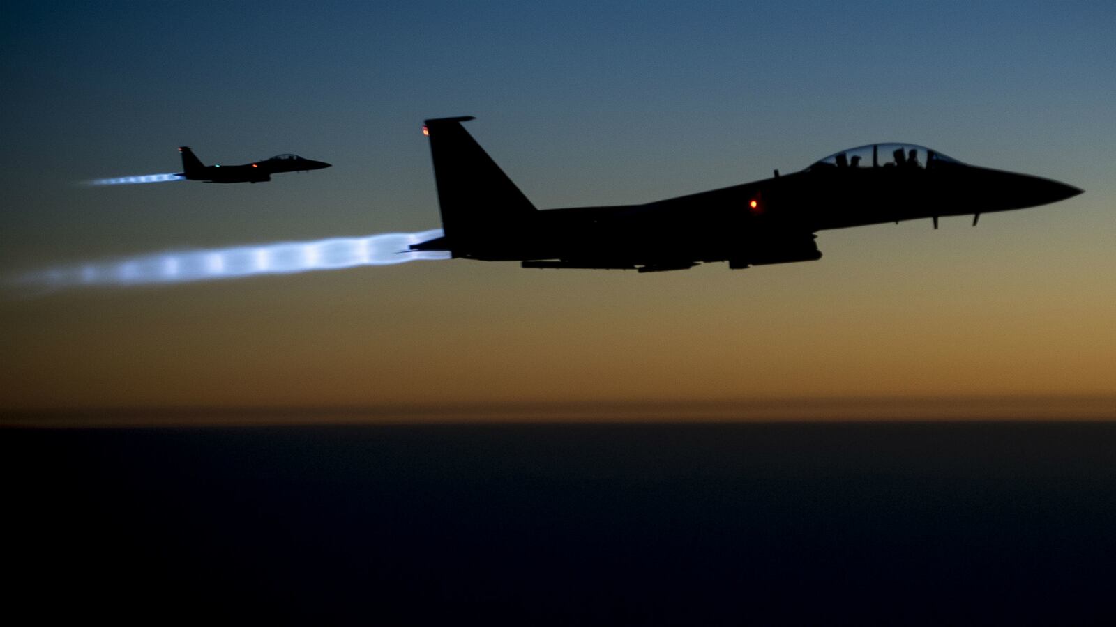 cheats/2014/09/28/airstrikes-hit-isis-refinery-near-turkey/140928-syriastrike-cheat_oycg8f