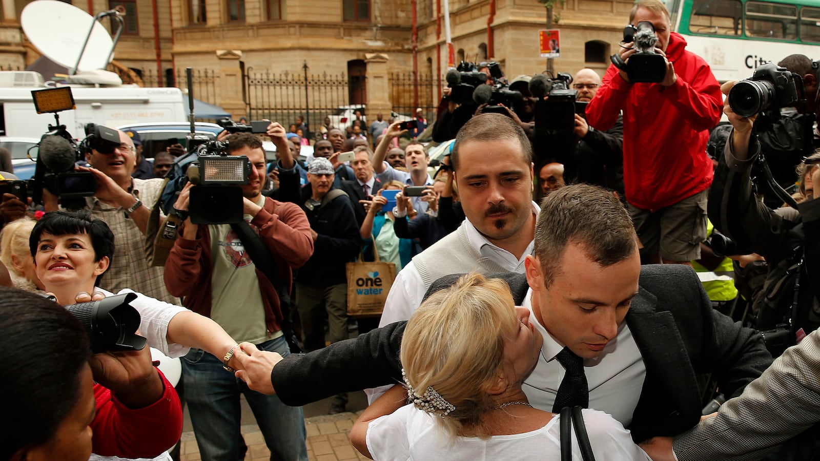 articles/2014/04/14/how-oscar-pistorius-went-from-paralympic-golden-boy-to-disgusting-liar/140414-Pistorius-trial-day02-tease_inesrt