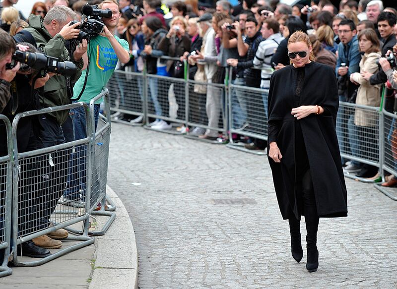 galleries/2010/09/20/alexander-mcqueen-memorial/mcqueen-memorial---mccartney_yltrwq