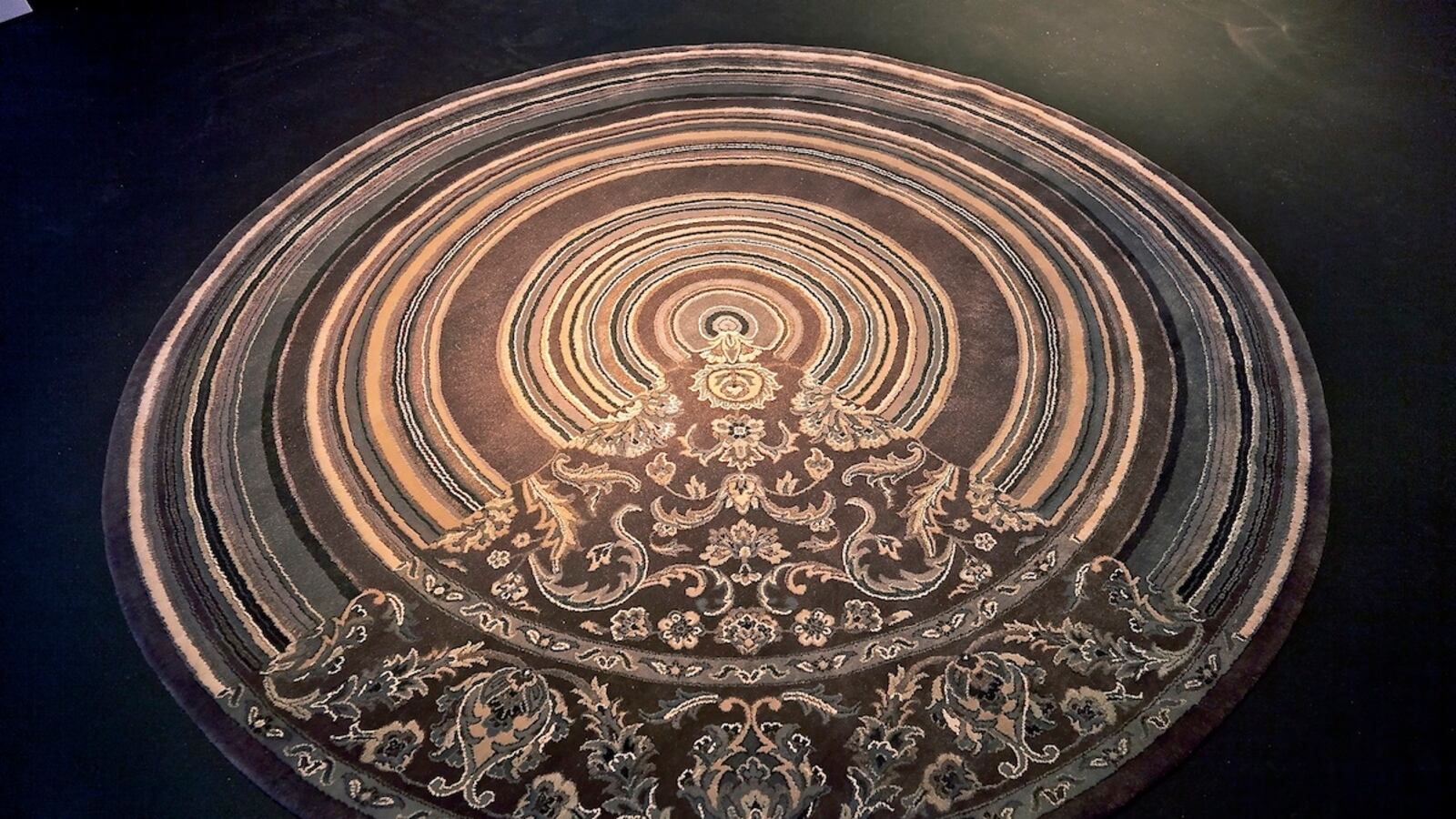 articles/2012/06/11/richard-hutten-at-design-miami-basel-is-the-daily-pic-by-blake-gopnik/hutten-daily-pic_xaggwl