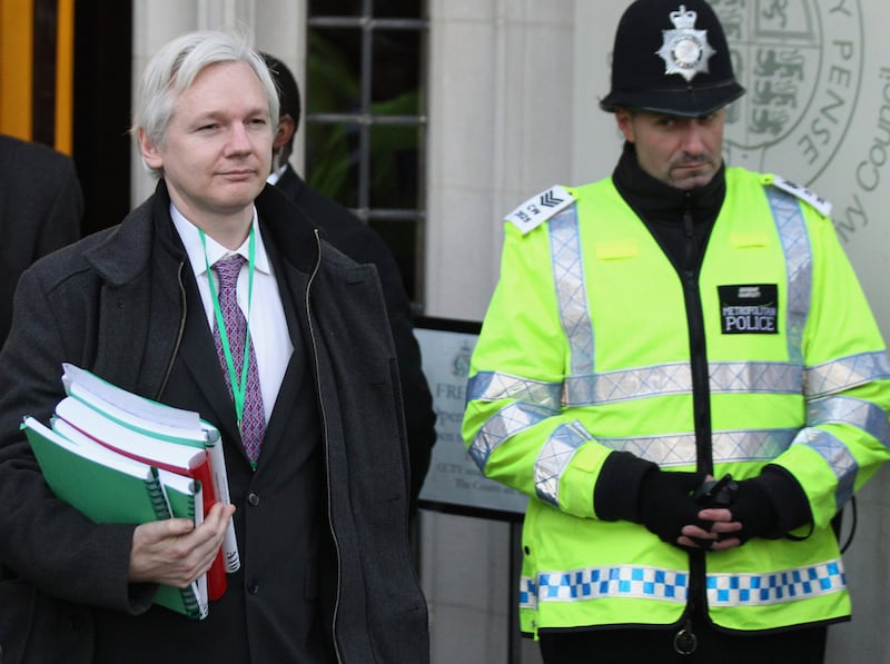 articles/2012/03/02/why-assange-s-trashy-celebrity-harms-democracy/138046327_sqvek4