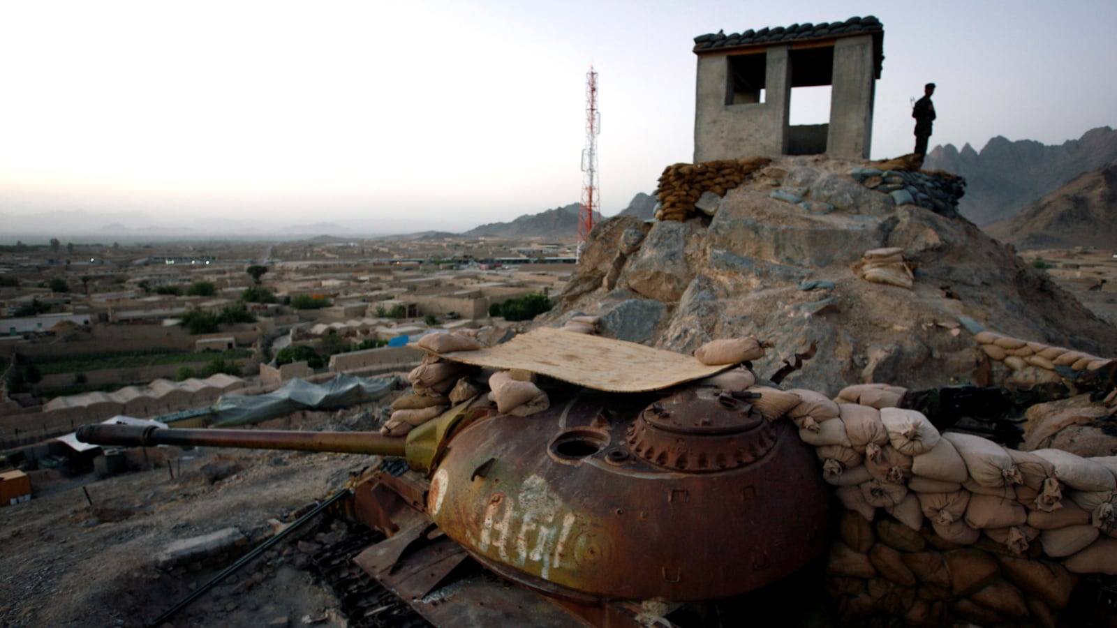 2019-02-14T035429Z_227315769_RC148FFAEC80_RTRMADP_3_RUSSIA-AFGHANISTAN-ANNIVERSARY_ik7cjf