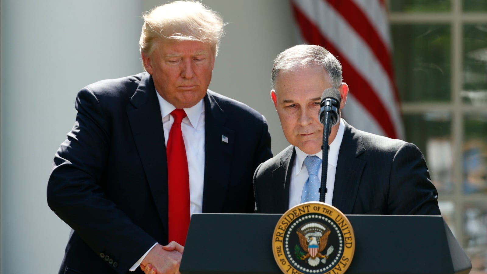 180610-trump-bonds-with-pruitt-cheat_kn2t5q