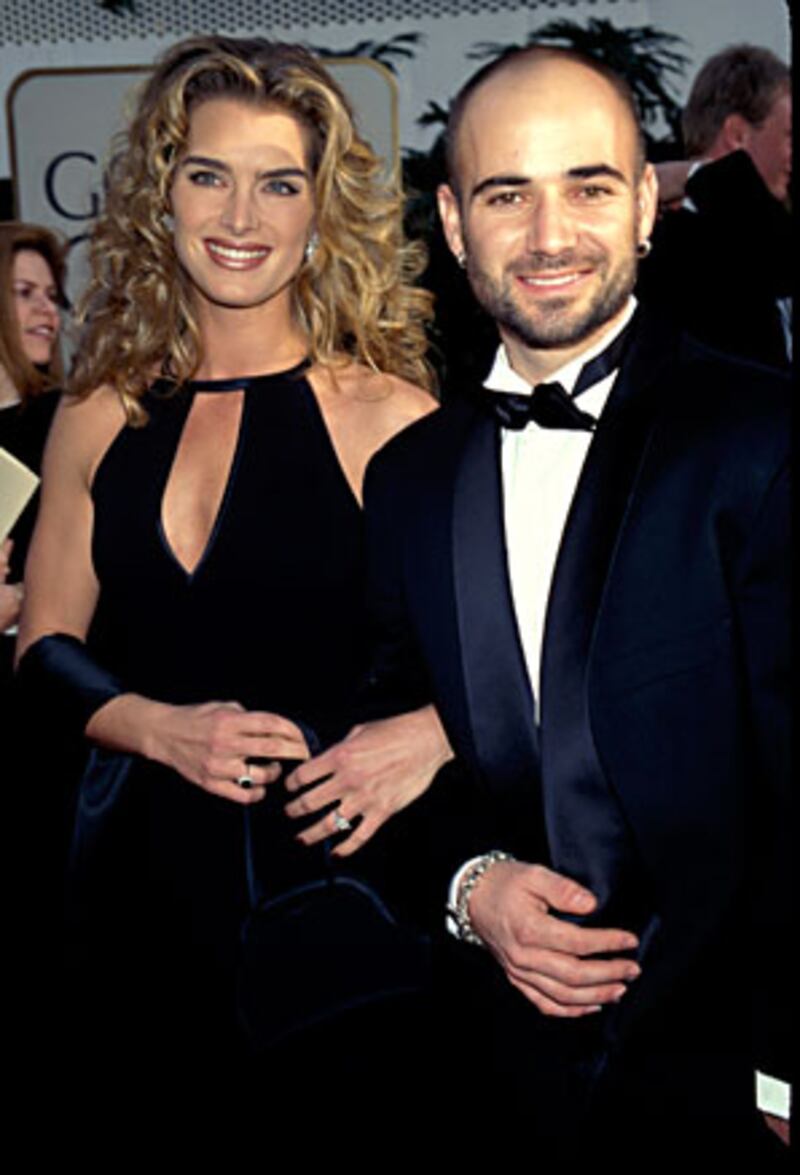 galleries/2011/06/21/wimbledon-tennis-stars-perfect-matches/athletes-and-celeagassi-shields_qyxv85