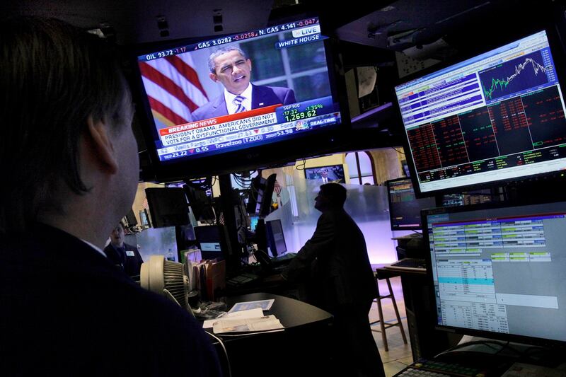 articles/2011/08/08/u-s-stocks-plummet-economists-say-it-s-all-politics/economy-politics-wrap_e4vo6b