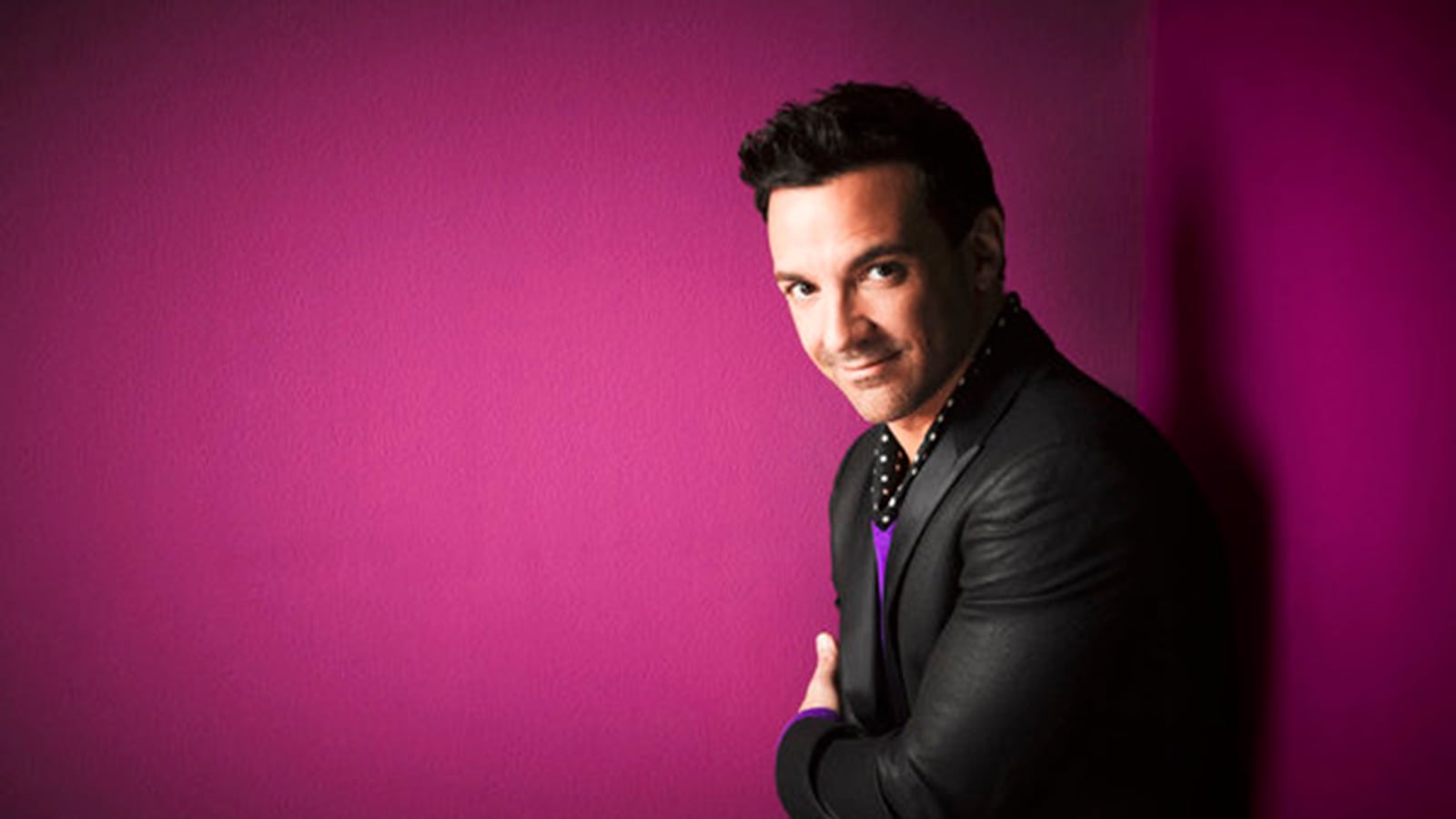 articles/2014/01/21/how-to-be-movie-star-glamorous-according-to-george-kotsiopoulos/140120-cunningham-kotsiopoulos_cije7a