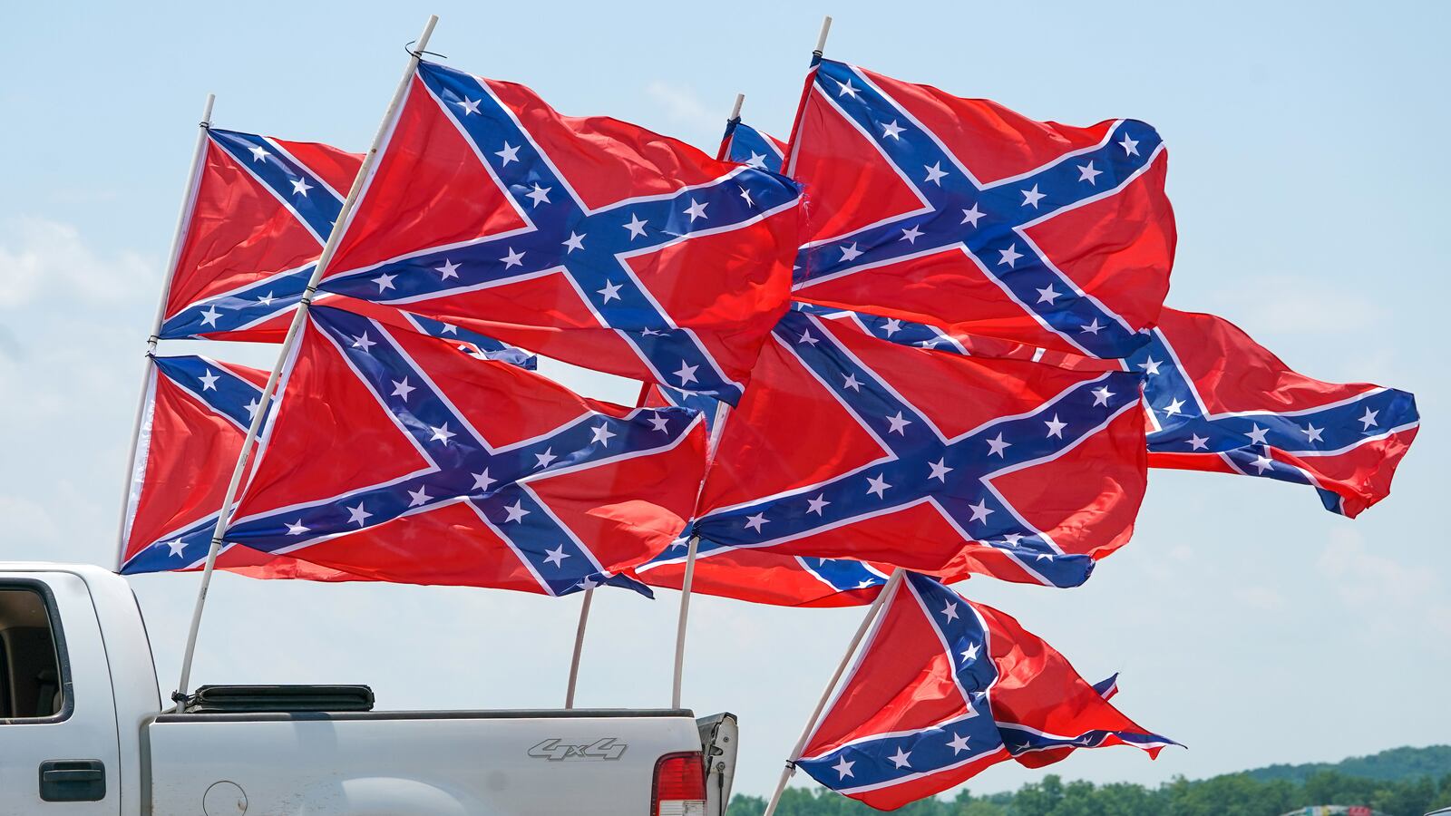 2020-06-21T190838Z_1173029437_NOCID_RTRMADP_3_NASCAR-NASCAR-CUP-SERIES_esm9vs