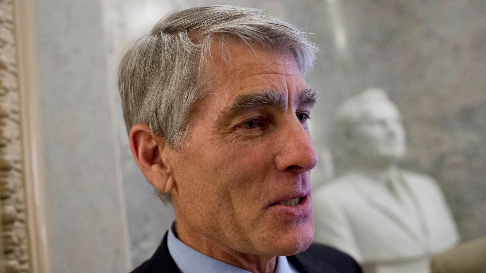 articles/2014/03/20/mark-udall-makes-senate-history-with-an-emoji/140319-udall-emoji-nuzzi-tease_fs2ye0