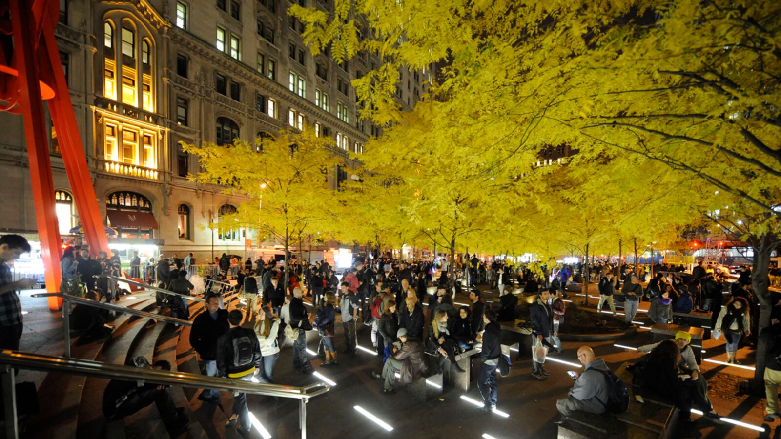 cheats/2011/11/16/occupy-wall-st-faces-shaky-future0/protestors-return-zuccotti-park-cheat_cviccg