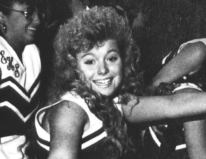 galleries/2011/09/05/celebrity-cheerleaders-photos/famous-cheerleaders-kelly-ripa_clk0v5