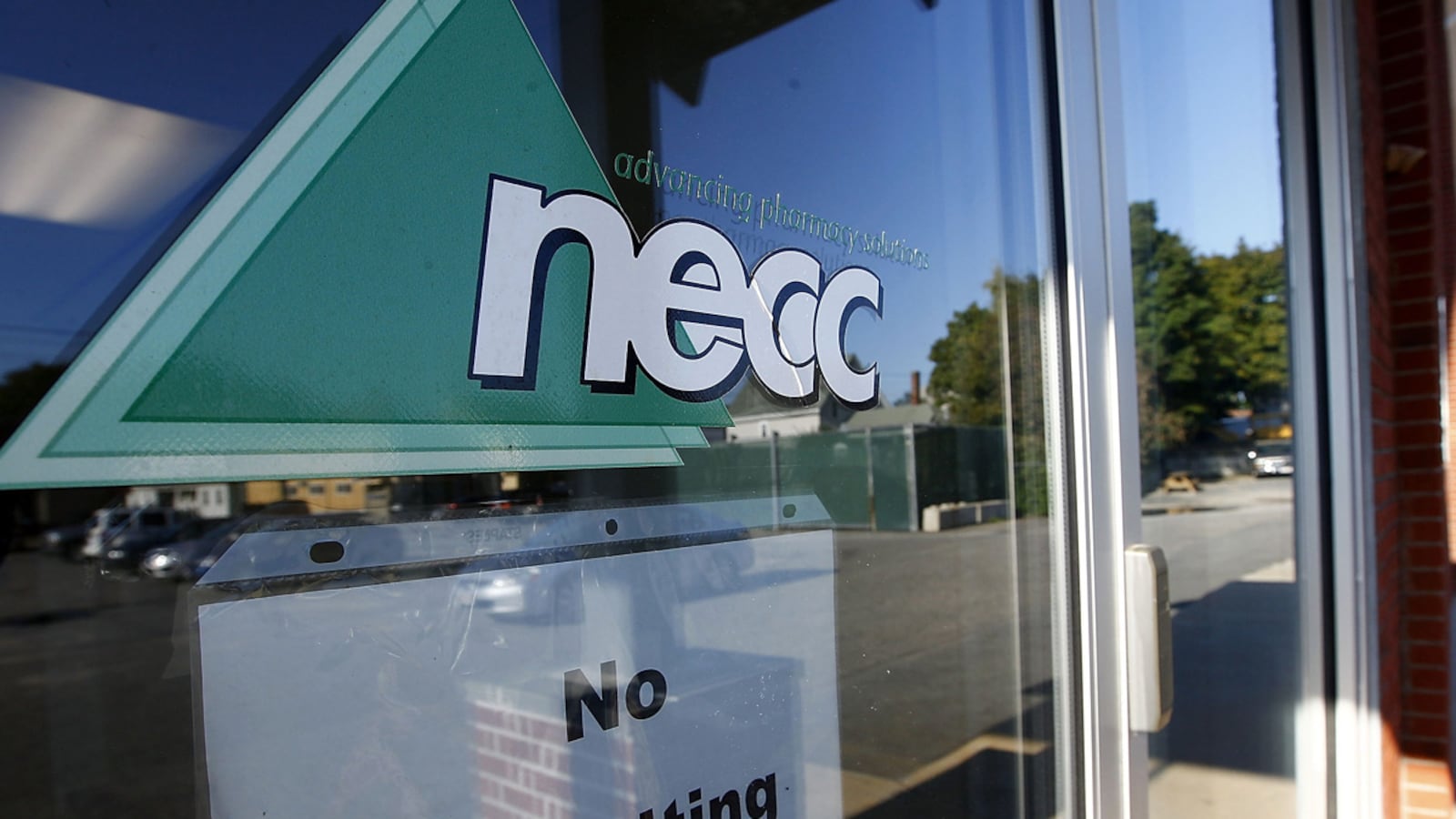 cheats/2012/10/26/meningitis-light-at-end-of-tunnel/meningitis-light-tunnel-cheat_au3zld