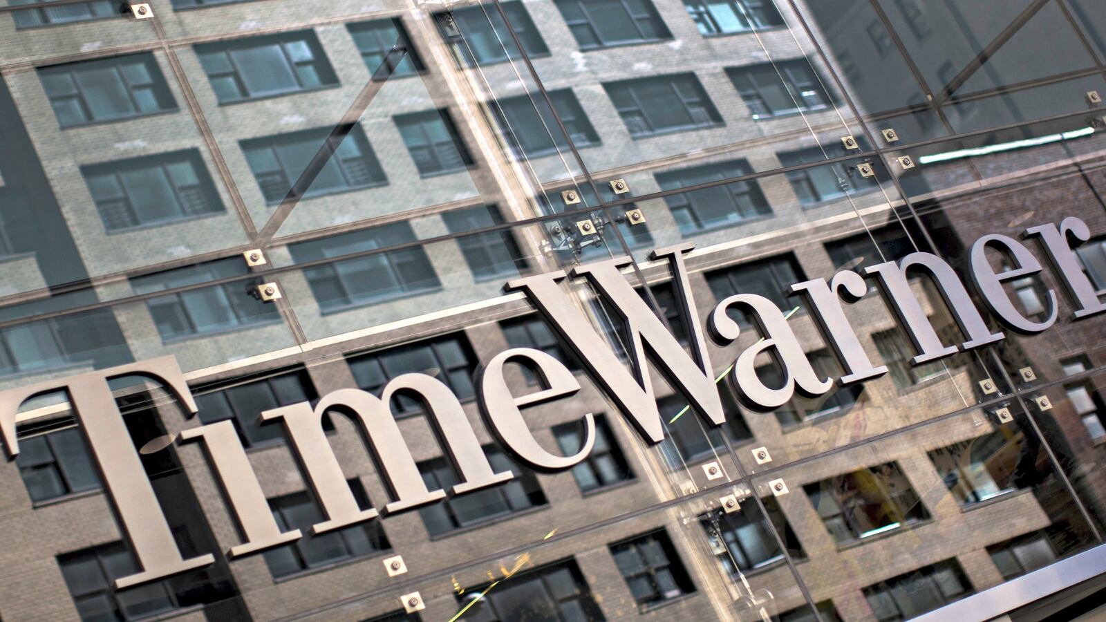 cheats/2016/08/03/time-warner-buys-10-stake-in-hulu/160803-time-warner-cheat_gflf0c