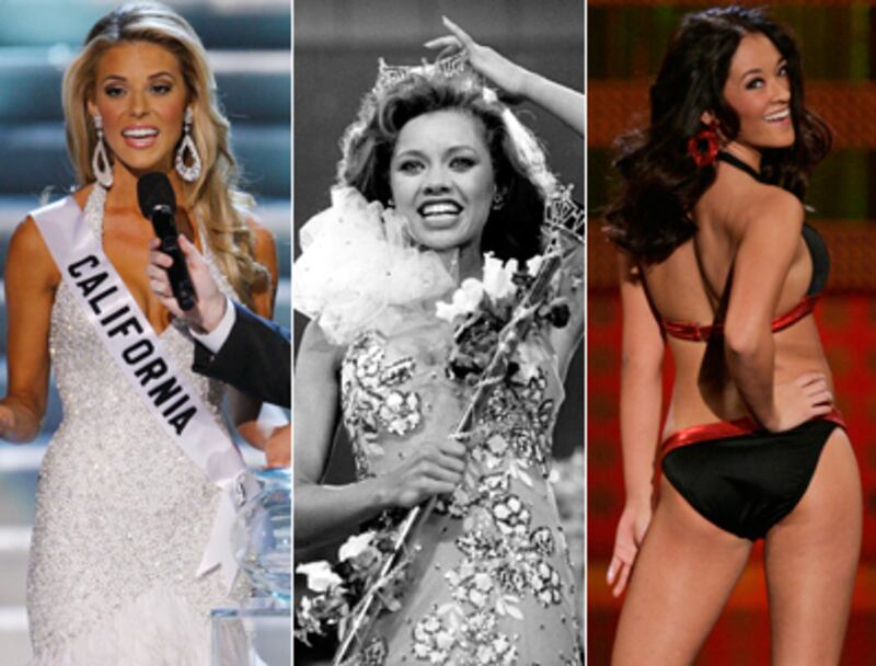 articles/2009/11/18/the-fall-of-saint-carrie/beauty-queens_25656_ucrwwh