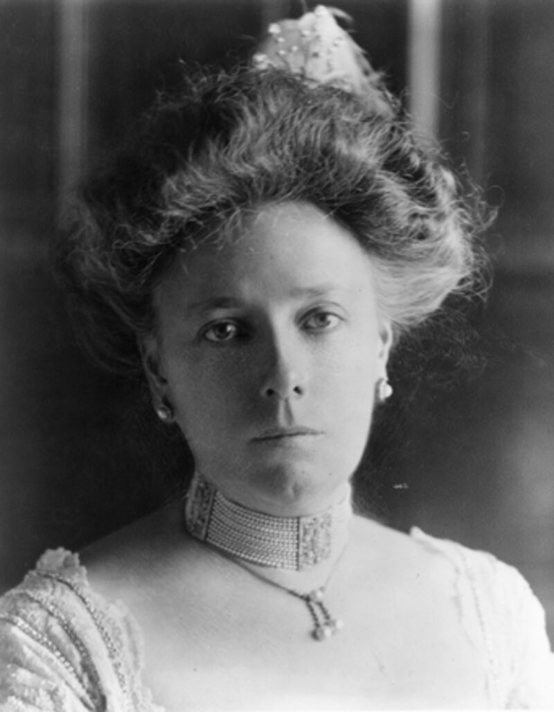 galleries/2010/09/27/first-lady-hair/first-lady-hair---taft_nnq3qu