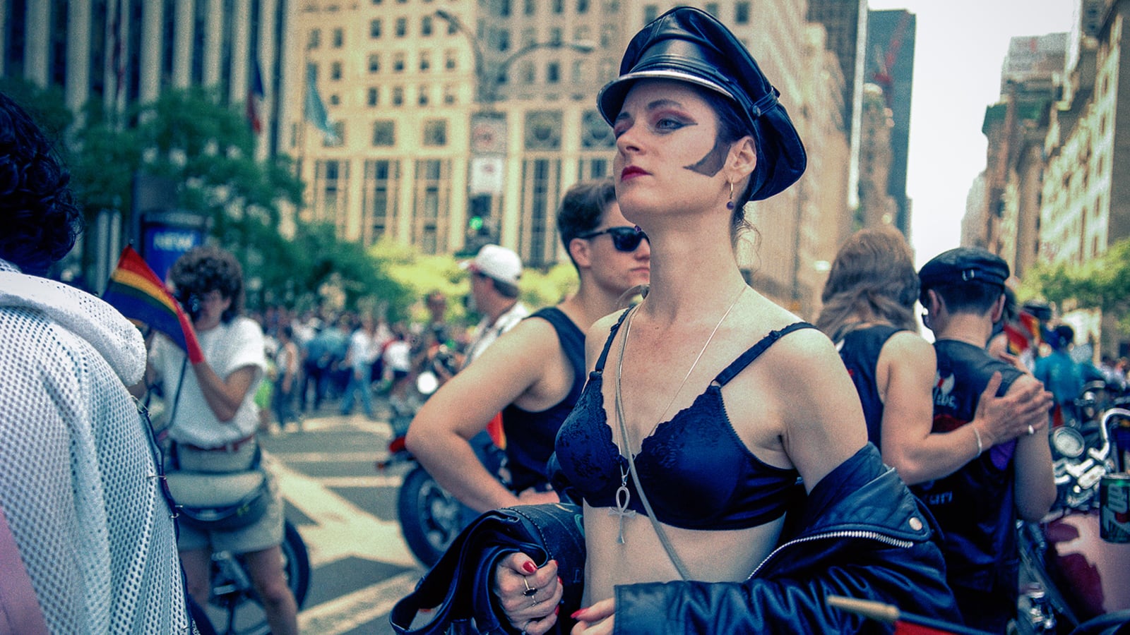 galleries/2013/09/14/a-queer-history-of-fashion/130913-queer-fashion-tease-NEW_bz9eep