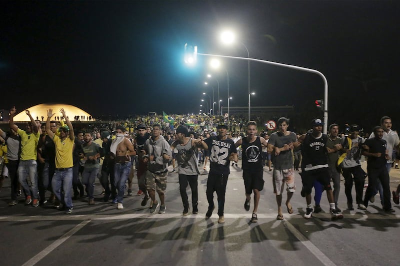 galleries/2016/03/17/massive-protests-rock-brazil-photos/160318-brazil-protest-1_no9qgt