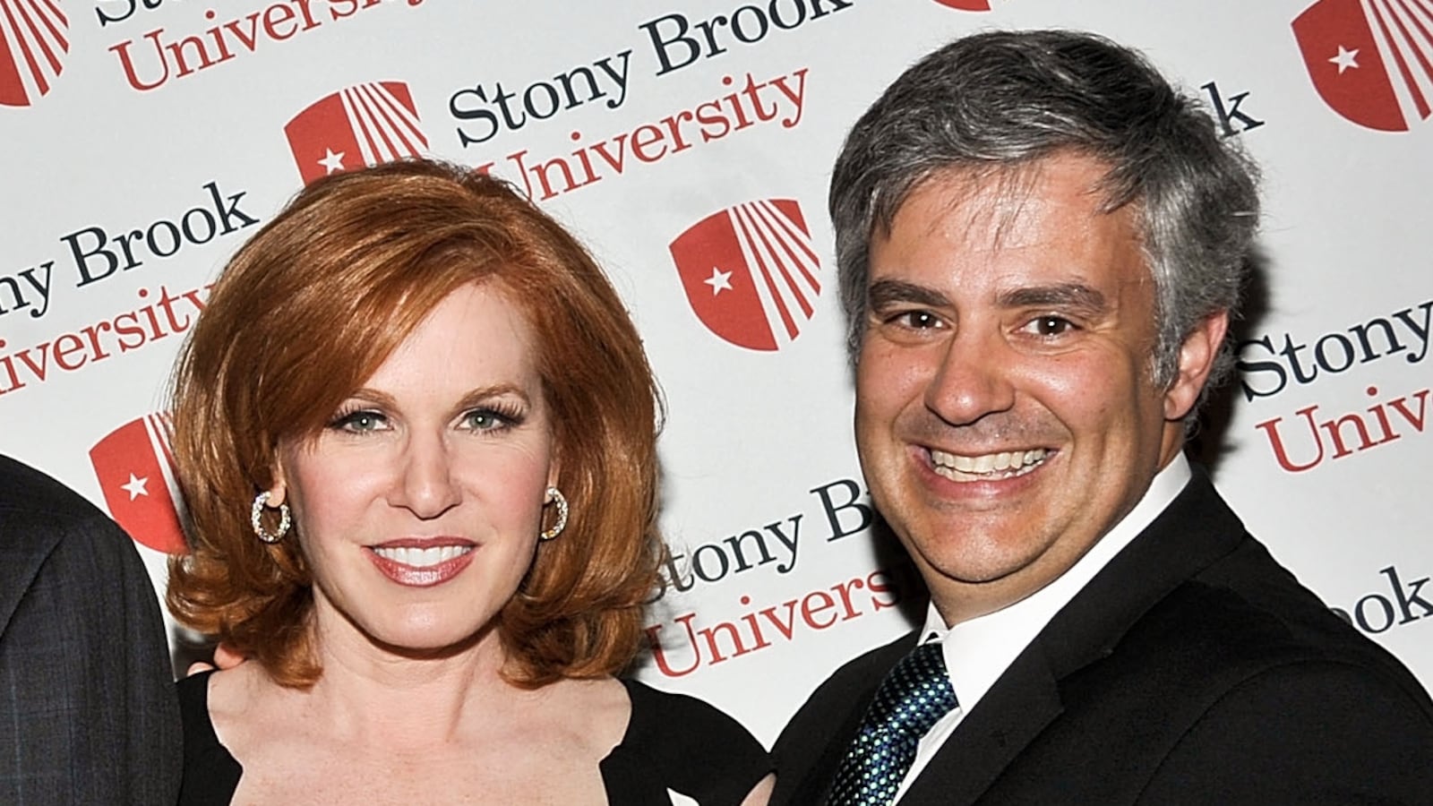 NEW YORK, NY - APRIL 24: Richard L. Gelfond, Peggy Gelfond, Alan Alda, Liz Claman and Jeff Kepnes attend the 2013 Stars Of Stony Brook Gala at Pier 60 on April 24, 2013 in New York City. (Photo by Daniel Zuchnik/Getty Images)