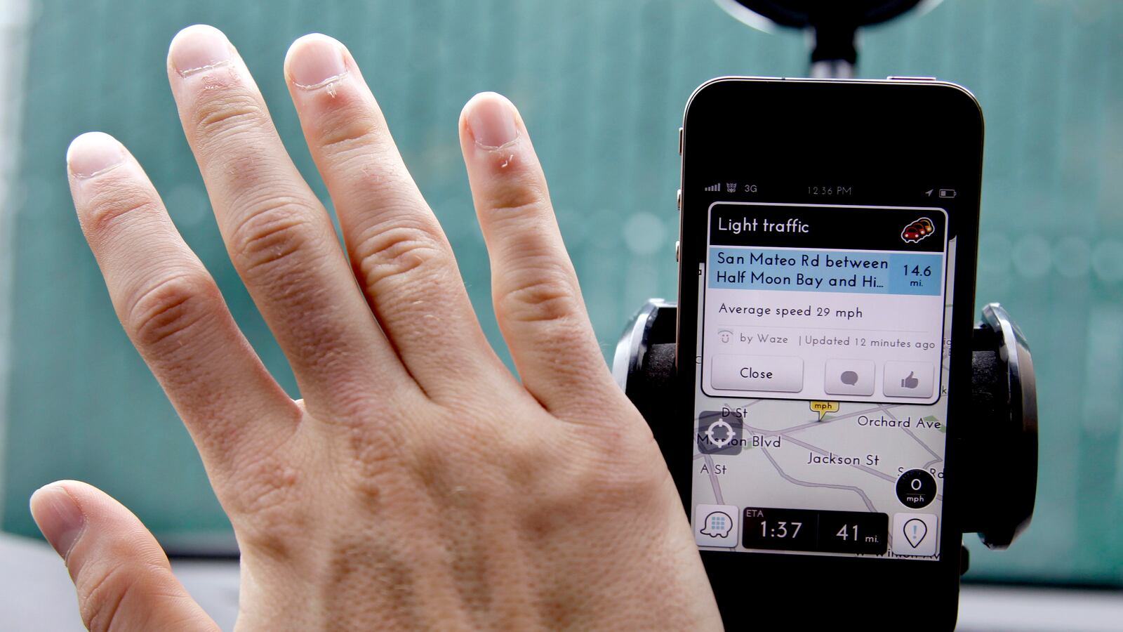 cheats/2013/06/11/google-buys-mapping-startup-waze/130611-waze-google-cheat_pgsea8