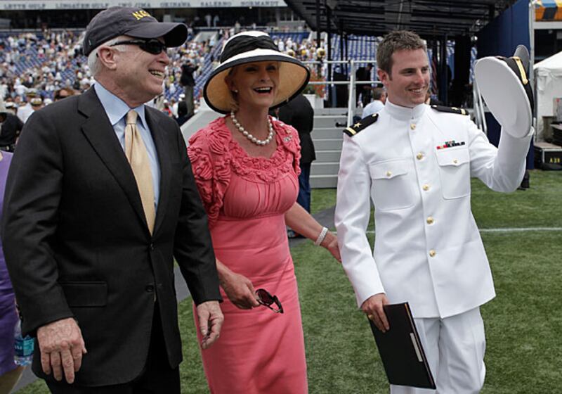 galleries/2009/05/26/my-brother-s-big-day/mccain-grad-7_qhpyw9