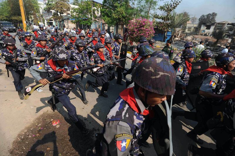 galleries/2013/03/22/uproar-in-burma-see-the-shocking-photos/myanmar-riots-3_gs4zup