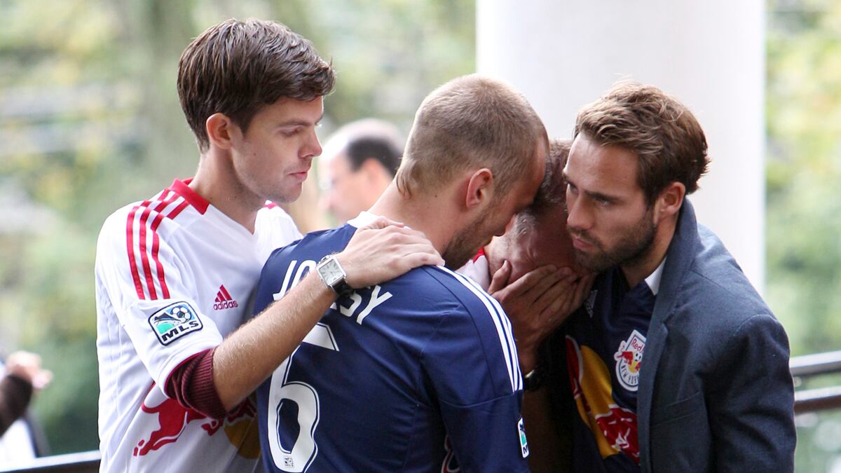 cheats/2012/10/11/fleeing-ny-slasher-left-apology/union-square-soccer-coach-murder-cheat_cktybq