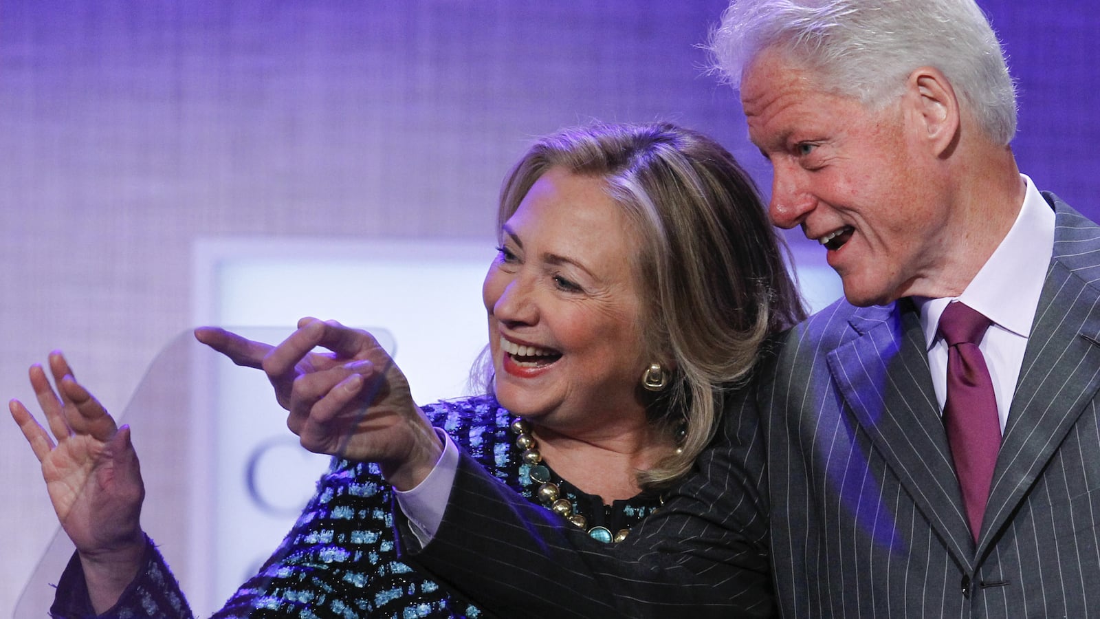 articles/2013/09/19/the-clintons-can-t-shake-their-reputation-for-ethical-shadiness/130918-green-clinton-tease_foou6h