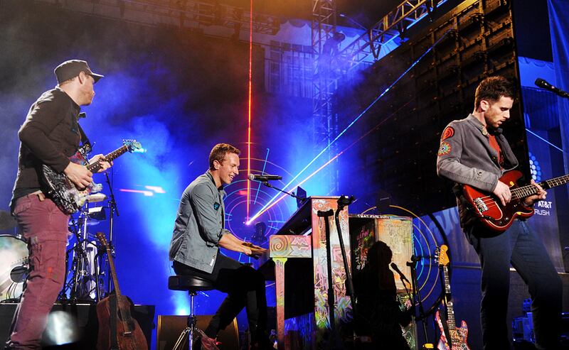 galleries/2011/08/06/summer-s-biggest-music-festivals/coldplay-summer-festivals_sfv75r