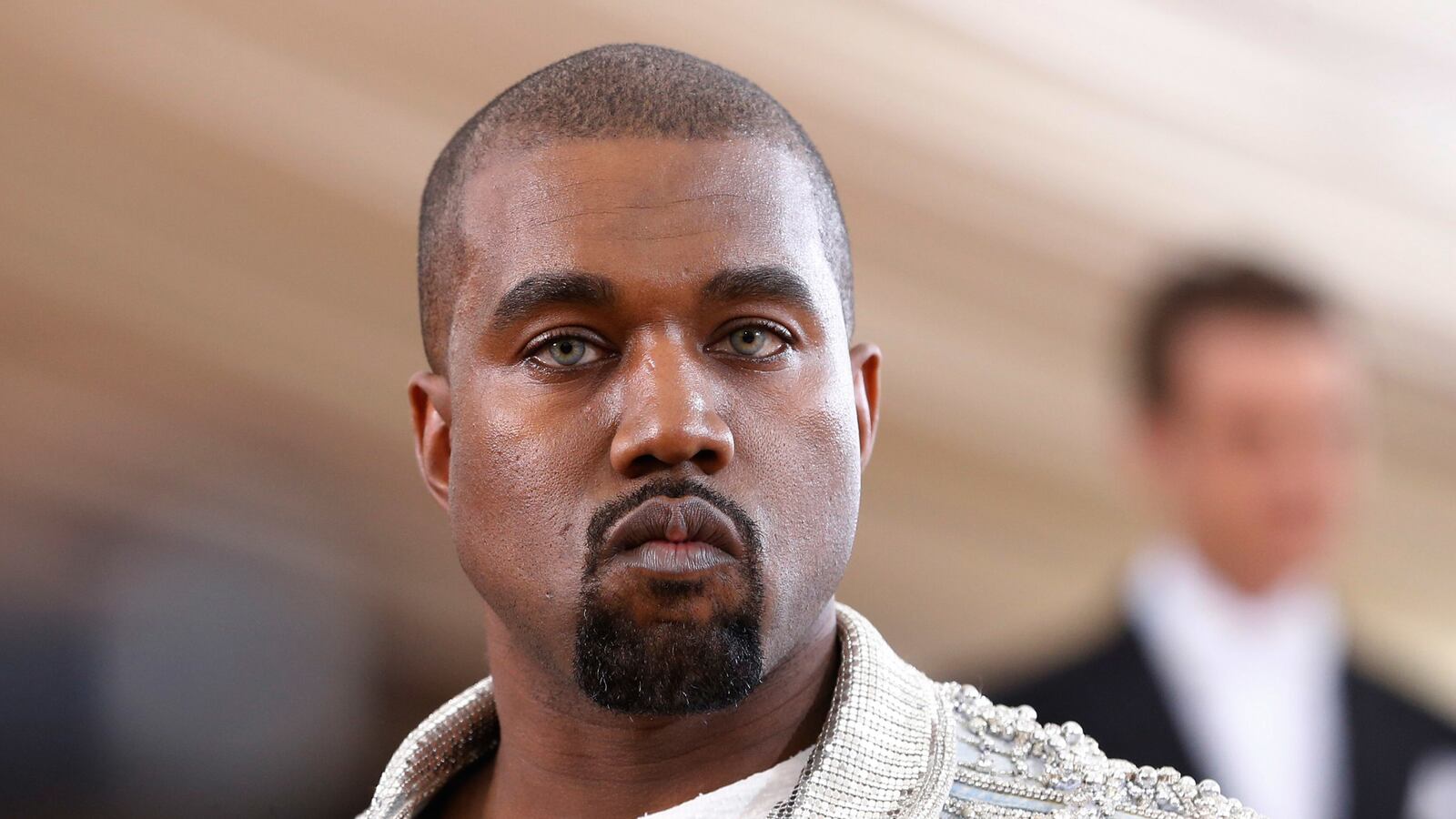 articles/2016/05/19/kanye-west-slams-oscarssowhite-calls-for-a-revolution-i-m-sorry-for-the-realness/160519-wilstein-kanye-west-tease_ub0sar
