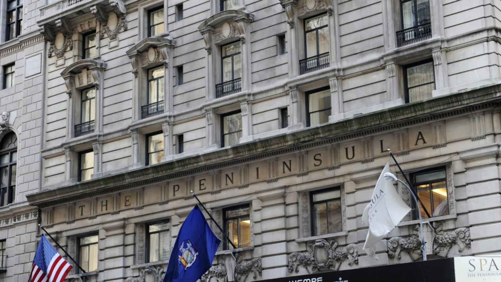 cheats/2012/08/09/man-jumps-from-peninsula-hotel/peninsula-cheat_nuxwcl