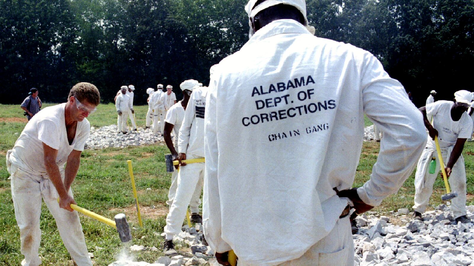 1995-08-22T120000Z_403578846_PBEAHUNDBFE_RTRMADP_3_USA_seypvt