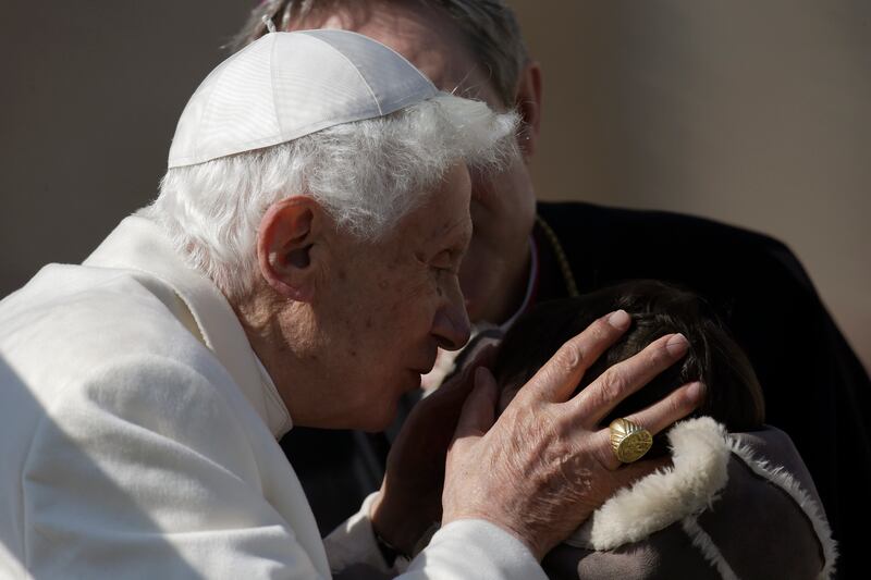 galleries/2013/02/27/pope-benedict-s-final-general-audience-in-st-peter-s-square/gal-pope-7_q6ourn