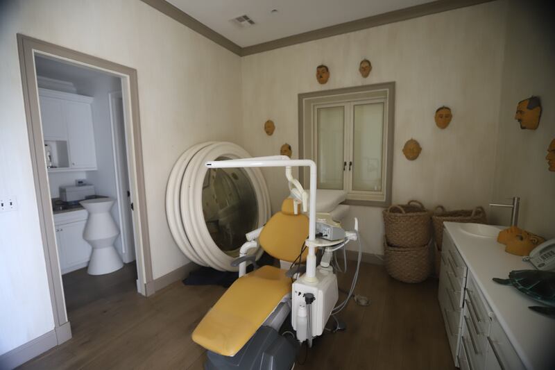 Dentist chair masks Epstein estate